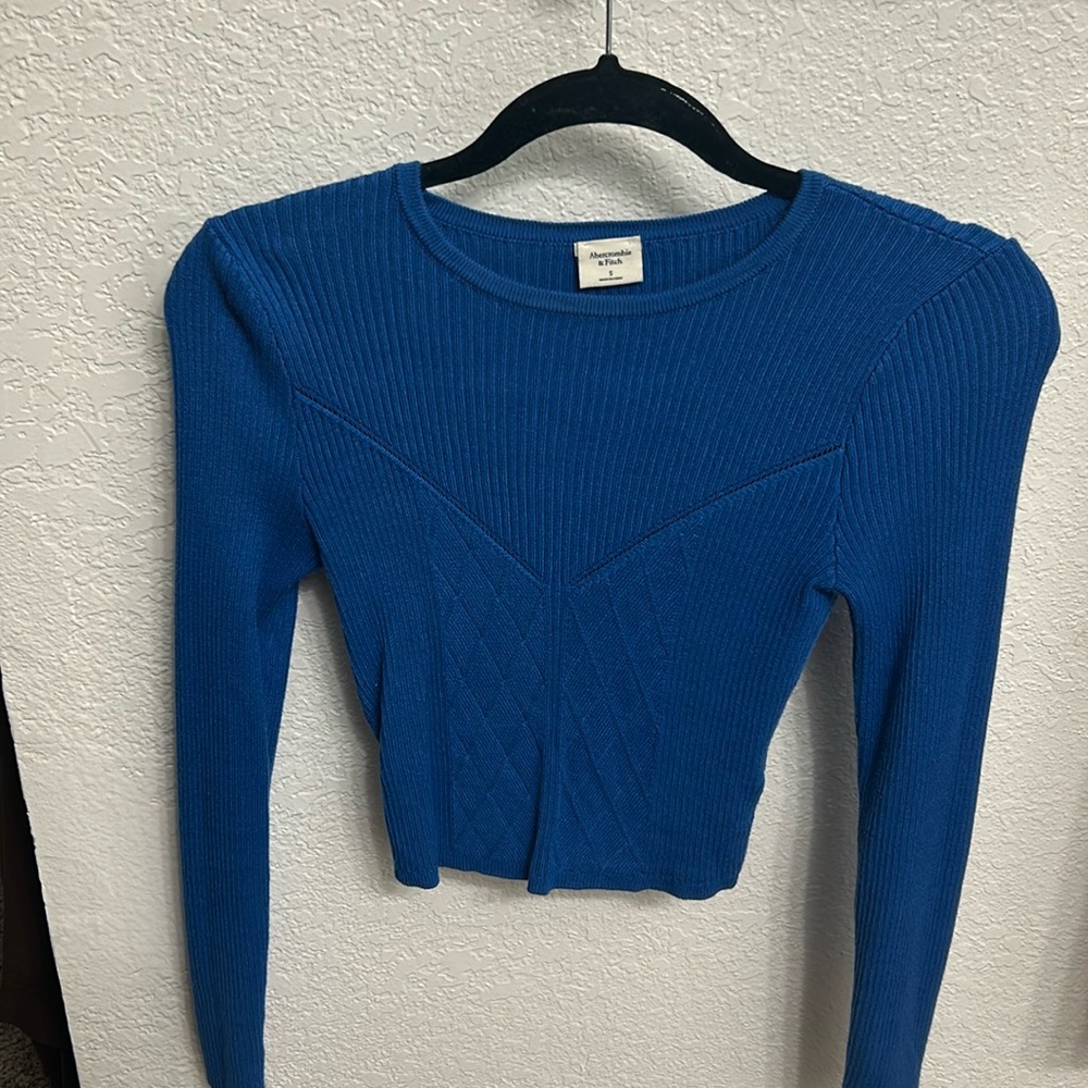 Blue fitted long sleeve